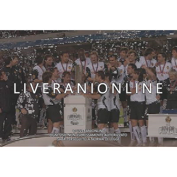 Goteborg (sve) 19-05-04 FINALE COPPA UEFA 2003/04 nella foto premiazione ph marco luzzani/ag aldo liverani s.a.s.