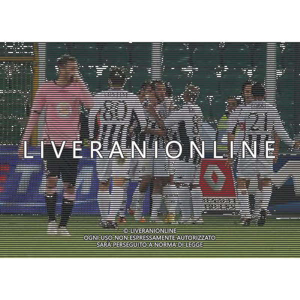 Palermo - Siena Coppa Italia Tim Cup 13-12-2011 Nella foto: esultanza di gonzalez dopo il gol ©SERGI/AGENZIA ALDO LIVERANI SAS 