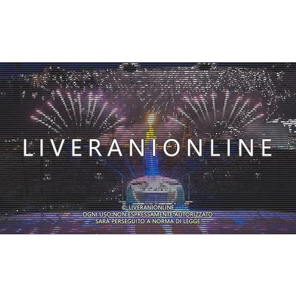 (111210) -- DOHA, Dec. 10, 2011 () -- Fireworks explode over the Khalifa Stadium during the opening ceremony of the 12th Arab Games in Doha, capital of Qatar, Dec. 9, 2011. (/Chen Shaojin) (lm) ©photoshot/Agenzia Aldo Liverani Sas - ITALY ONLY - cerimonia di apertura dei 12mi Giochi arabi al Khalifa Stadium a Doha, capitale del Qatar, 9 dicembre 2011.