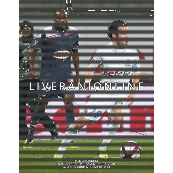 ©JESSICA GUITER CODIGNOLA/WORLDPICTURES/MAXPPP ; SPORT / FOOTBALL / 10 DECEMBRE 2011 / LIGUE 1 ORANGE / 17EME JOURNEE / OLYMPIQUE DE MARSEILLE vs GIRONDINS DE BORDEAUX / MATCH NUL 0 A 0 ENTRE L\'OM ET BORDEAUX / CHAMPIONNAT DE FRANCE DE FOOTBALL / SAISON 2011 - 2012 / ILLUSTRATION / MATHIEU VALBUENA / OM CALCIO - OLIMPIQUE MARSIGLIA ©AG ALDO LIVERANI SAS - ITALY ONLY -
