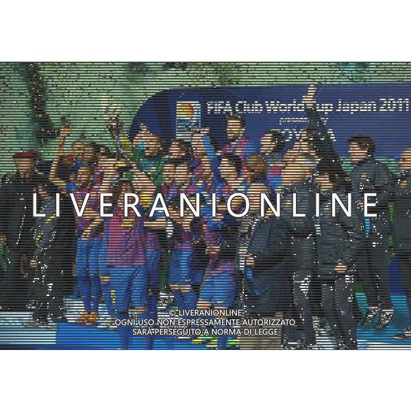 (111218) --YOKOHAMA, Dec. 18, 2011 -- Players of Spain\'s Barcelona celebrate during the awarding ceremony after the final match against Brazil\'s Santos at the Club World Cup in Yokohama, Japan, Dec. 18, 2011. Barcelona won 4-0 and claimed the title. Ji Chunpeng) (jyc) ©photoshot/Agenzia Aldo Liverani Sas - ITALY ONLY - Barcellona - Santos partita finale del Mondiale per Club a Yokohama, in Giappone, 18 dicembre 2011. Il Barcellona ha vinto 4-0 e ha ottenuto il titolo.