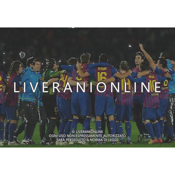 (111218) --YOKOHAMA, Dec. 18, 2011 -- Players of Spain\'s Barcelona celebrate victory after the final match against Brazil\'s Santos at the Club World Cup in Yokohama, Japan, Dec. 18, 2011. Barcelona won 4-0 and claimed the title. Ji Chunpeng) (jyc) ©photoshot/Agenzia Aldo Liverani Sas - ITALY ONLY - Barcellona - Santos partita finale del Mondiale per Club a Yokohama, in Giappone, 18 dicembre 2011. Il Barcellona ha vinto 4-0 e ha ottenuto il titolo.