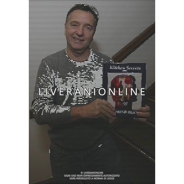 Raymond Blanc at Waterstones Oxford to promote his book Kitchen Secrets Oxford England © Geoff Swaine - photoshot - ag. aldo liverani sas italy only