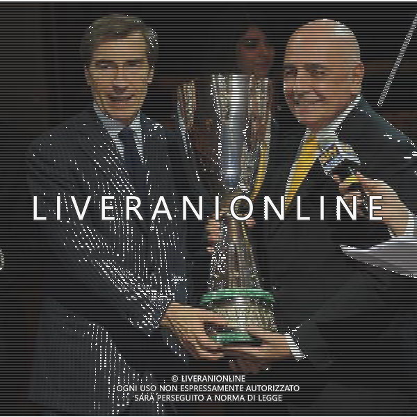 Assemblea Ordinaria Lega Calcio Serie A Desenzano del Garda (Brescia) - 19.12.2011 Nella Foto:braida e galliani con la supercoppa /Ph.Vitez-Ag. Aldo Liverani