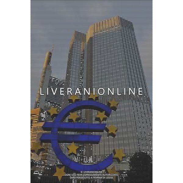 (111221) -- BERLIN, Dec. 21, 2011 () -- File photo taken on Aug. 11, 2011 shows the European Central Bank (ECB) headquarters building and the euro sign in Frankfurt, Germany. The eurozone banks can take a total of 489 billion euros (643 billion U.S. dollars) from the European Central Bank (ECB) via its first ever offering of 3-year funding, the ECB said on Wednesday. (/Ma Ning) (zw) ©PHOTOSHOT/ALDO LIVERANI SAS - ITALY ONLY
