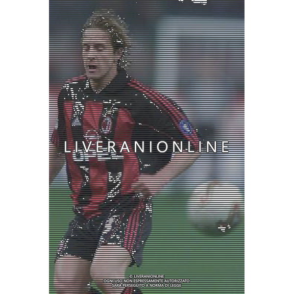 MILANO, 11-04-02 DFP/ MARCO LUSSOSO MILAN-HAPOEL TELAVIV (COPPA UEFA) NELLA FOTO: MASSIMO AMBROSINI AG ALDO LIVERANI S A S