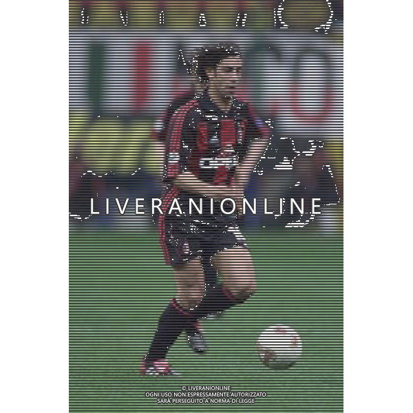 MILANO, 11-04-02 DFP/ MARCO LUSSOSO MILAN-HAPOEL TELAVIV (COPPA UEFA) NELLA FOTO: MANUEL RUI COSTA AG ALDO LIVERANI S A S
