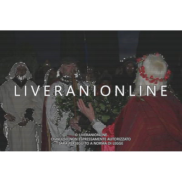 Winter Solstice celebrations with Pagans, Druids \' revellers at Stonehenge Historic site Amesbury Wiltshire England ©photoshot/Agenzia Aldo Liverani Sas - ITALY ONLY - Celebrazioni del Solstizio d\'inverno con i partecipanti in veste di Pagani, Druidi e festaioli al sito storico Amesbury Stonehenge Wiltshire in Inghilterra