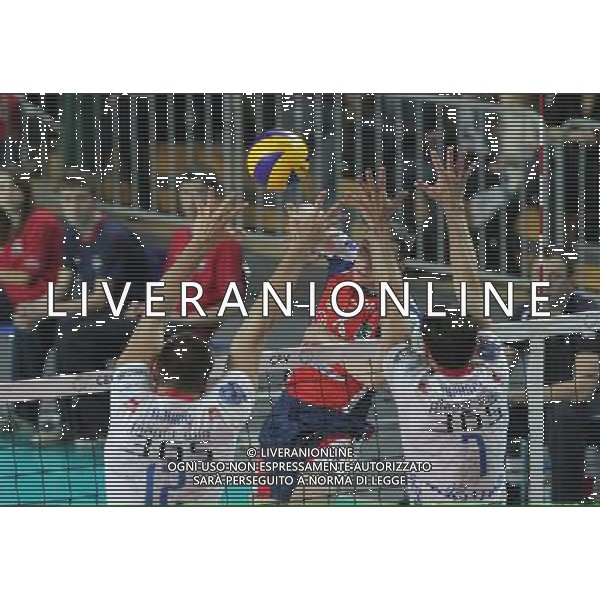 22.12.2011 - Jastrzebie Zdroj CEV Voleyball Champions League Zaksa Kedzierzyn-Kozle (czerwone) - Trentino Volley (biale) n/z. Michal Ruciak Fot. Michal Chwieduk / EDYTOR.net / Newspix.pl --- Newspix.pl ITALY ONLY- CEV Voleyball Champions League Zaksa Kedzierzyn-Kozle (czerwone) - Trentino Volley (biale) ©AG ALDO LIVERANI SAS *** Local Caption *** .