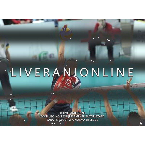 22.12.2011 - Jastrzebie Zdroj CEV Voleyball Champions League Zaksa Kedzierzyn-Kozle (czerwone) - Trentino Volley (biale) n/z. Wojciech Kazmierczak Fot. Michal Chwieduk / EDYTOR.net / Newspix.pl --- Newspix.pl ITALY ONLY- CEV Voleyball Champions League Zaksa Kedzierzyn-Kozle (czerwone) - Trentino Volley (biale) ©AG ALDO LIVERANI SAS *** Local Caption *** .