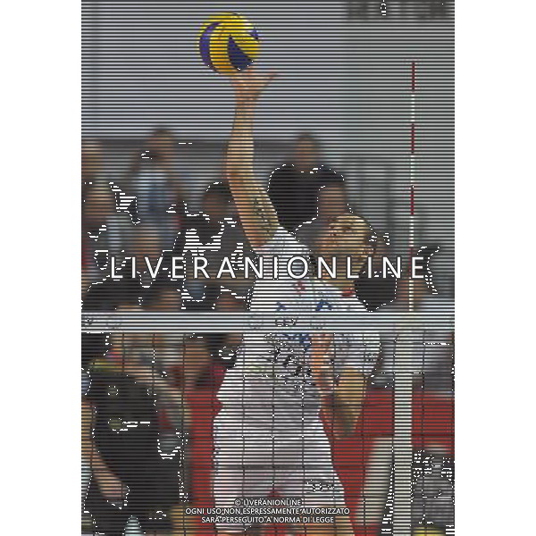 22.12.2011 KEDZIERZYN-KOZLE CZECHY SIATKOWKA MEZCZYZN CEV LIGA MISTRZOW SEZON 2011/2012 2012 CEV VOLLEYBALL CHAMPIONS LEAGUE MEN ZAKSA - TRENTINO VOLLEY PLANETWIN365 N/Z OSMANY JUANTORENA PORTUONDO FOT LUKASZ LASKOWSKI / PRESSFOCUS NEWSPIXPL --- Newspix.pl ITALY ONLY- CEV Voleyball Champions League Zaksa Kedzierzyn-Kozle (czerwone) - Trentino Volley (biale) ©AG ALDO LIVERANI SAS *** Local Caption *** .