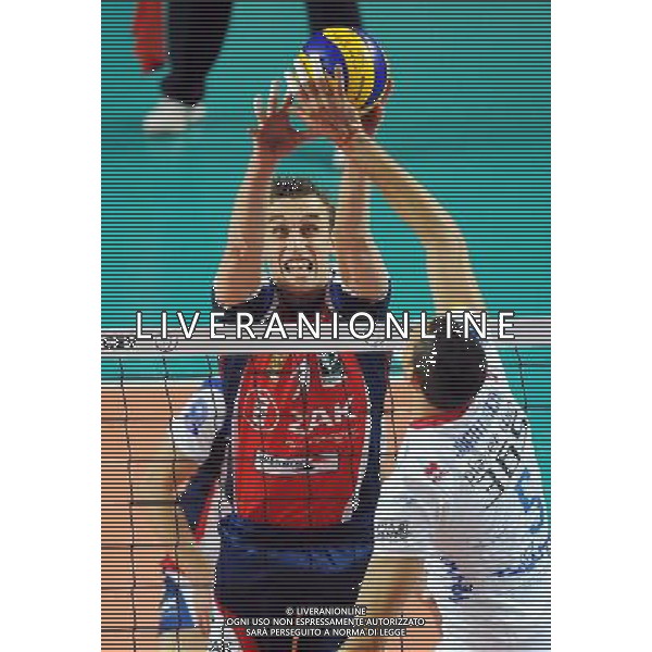 22.12.2011 KEDZIERZYN-KOZLE CZECHY SIATKOWKA MEZCZYZN CEV LIGA MISTRZOW SEZON 2011/2012 2012 CEV VOLLEYBALL CHAMPIONS LEAGUE MEN ZAKSA - TRENTINO VOLLEY PLANETWIN365 N/Z SAMICA GUILLAUME OSMANY JUANTORENA PORTUONDO FOT LUKASZ LASKOWSKI / PRESSFOCUS NEWSPIXPL --- Newspix.pl ITALY ONLY- CEV Voleyball Champions League Zaksa Kedzierzyn-Kozle (czerwone) - Trentino Volley (biale) ©AG ALDO LIVERANI SAS *** Local Caption *** .