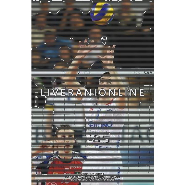 22.12.2011 KEDZIERZYN-KOZLE CZECHY SIATKOWKA MEZCZYZN CEV LIGA MISTRZOW SEZON 2011/2012 2012 CEV VOLLEYBALL CHAMPIONS LEAGUE MEN ZAKSA - TRENTINO VOLLEY PLANETWIN365 N/Z RAPHAEL VIEIRA DE OLIVEIRA FOT LUKASZ LASKOWSKI / PRESSFOCUS NEWSPIXPL --- Newspix.pl ITALY ONLY- CEV Voleyball Champions League Zaksa Kedzierzyn-Kozle (czerwone) - Trentino Volley (biale) ©AG ALDO LIVERANI SAS *** Local Caption *** .