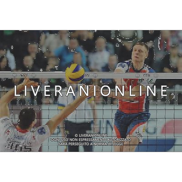 22.12.2011 KEDZIERZYN-KOZLE CZECHY SIATKOWKA MEZCZYZN CEV LIGA MISTRZOW SEZON 2011/2012 2012 CEV VOLLEYBALL CHAMPIONS LEAGUE MEN ZAKSA - TRENTINO VOLLEY PLANETWIN365 N/Z GLADYR JURIJ FOT LUKASZ LASKOWSKI / PRESSFOCUS NEWSPIXPL --- Newspix.pl ITALY ONLY- CEV Voleyball Champions League Zaksa Kedzierzyn-Kozle (czerwone) - Trentino Volley (biale) ©AG ALDO LIVERANI SAS *** Local Caption *** .