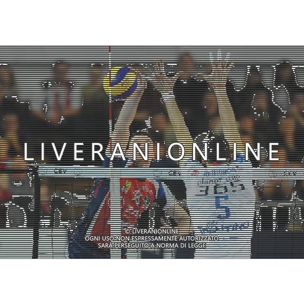 22.12.2011 KEDZIERZYN-KOZLE CZECHY SIATKOWKA MEZCZYZN CEV LIGA MISTRZOW SEZON 2011/2012 2012 CEV VOLLEYBALL CHAMPIONS LEAGUE MEN ZAKSA - TRENTINO VOLLEY PLANETWIN365 N/Z RUCIAK MICHAL FOT LUKASZ LASKOWSKI / PRESSFOCUS NEWSPIXPL --- Newspix.pl ITALY ONLY- CEV Voleyball Champions League Zaksa Kedzierzyn-Kozle (czerwone) - Trentino Volley (biale) ©AG ALDO LIVERANI SAS *** Local Caption *** .