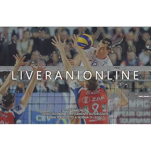 22.12.2011 KEDZIERZYN-KOZLE CZECHY SIATKOWKA MEZCZYZN CEV LIGA MISTRZOW SEZON 2011/2012 2012 CEV VOLLEYBALL CHAMPIONS LEAGUE MEN ZAKSA - TRENTINO VOLLEY PLANETWIN365 N/Z MITAR TZOURITS FOT LUKASZ LASKOWSKI / PRESSFOCUS NEWSPIXPL --- Newspix.pl ITALY ONLY- CEV Voleyball Champions League Zaksa Kedzierzyn-Kozle (czerwone) - Trentino Volley (biale) ©AG ALDO LIVERANI SAS *** Local Caption *** .