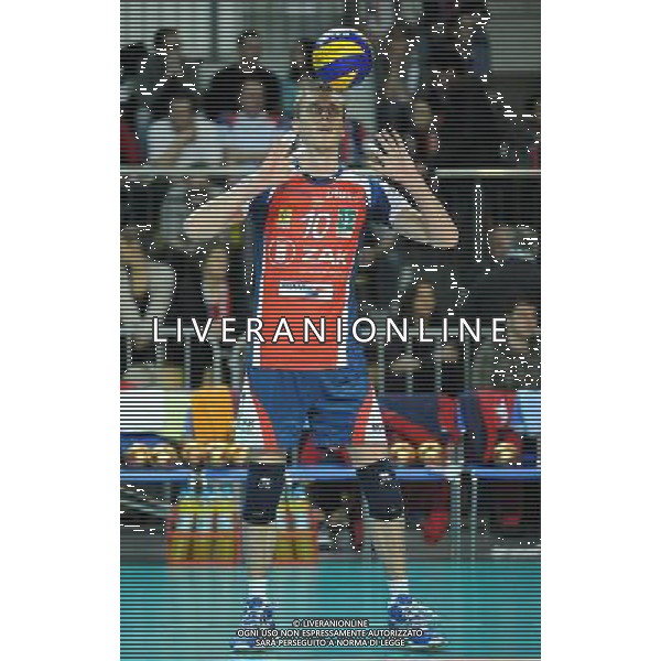 22.12.2011 KEDZIERZYN-KOZLE CZECHY SIATKOWKA MEZCZYZN CEV LIGA MISTRZOW SEZON 2011/2012 2012 CEV VOLLEYBALL CHAMPIONS LEAGUE MEN ZAKSA - TRENTINO VOLLEY PLANETWIN365 N/Z SAMICA GUILLAUME FOT LUKASZ LASKOWSKI / PRESSFOCUS NEWSPIXPL --- Newspix.pl ITALY ONLY- CEV Voleyball Champions League Zaksa Kedzierzyn-Kozle (czerwone) - Trentino Volley (biale) ©AG ALDO LIVERANI SAS *** Local Caption *** .