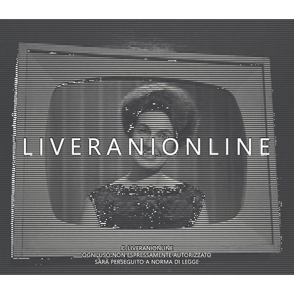 TRASMISSIONE TELEVISIVA CINQUANTA STORIA DELL TV DA CHI L\'HA FATTA A CHI L\'HA VISTA 2003 NELLA FOTO SCENA DEL PROGRAMMA AG ALDO LIVERANI