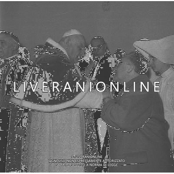 TRASMISSIONE TELEVISIVA CINQUANTA STORIA DELL TV DA CHI L\'HA FATTA A CHI L\'HA VISTA 2003 NELLA FOTO SCENA DEL PROGRAMMA AG ALDO LIVERANI