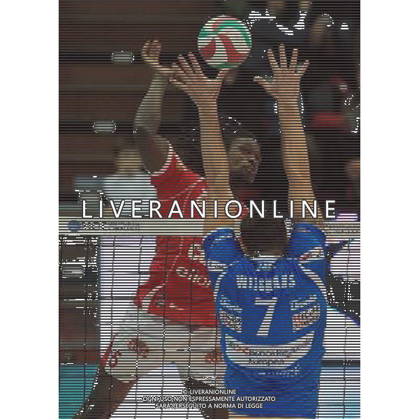 PIACENZA 29/12/2011 - COPRA ELIOR PIACENZA VS BRE BANCA LANNUTTI CUNEO - NELLA FOTO: MORY SIDIBE - FOTO FRANCESCA SOLI / AGENZIA ALDO LIVERANI