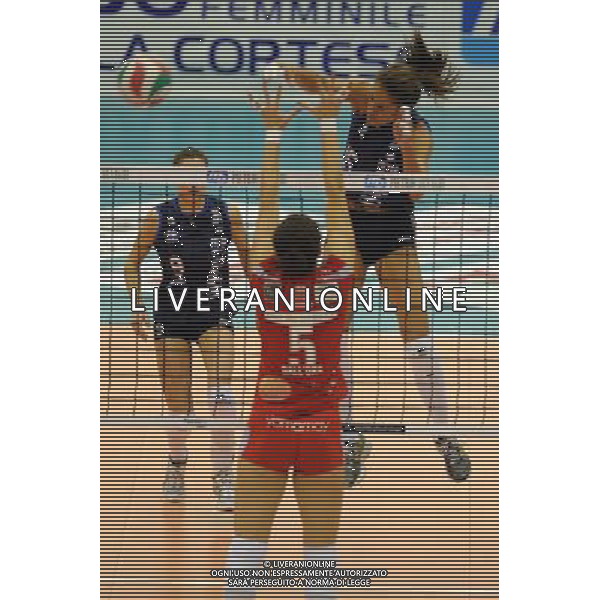 Campionato Pallavolo Serie A1 Femminile - 11Á giornata Castellanza (VA) - 29/12/2011 MC Carnaghi Villa Cortese - Yamamay Busto Arsizio nella foto: Makare Wilson (MC Carnaghi Villa Cortese) foto Roberto Garavaglia - ag. Aldo Liverani sas