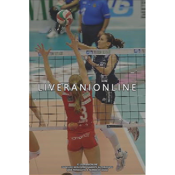 Campionato Pallavolo Serie A1 Femminile - 11Á giornata Castellanza (VA) - 29/12/2011 MC Carnaghi Villa Cortese - Yamamay Busto Arsizio nella foto: Lucia Bosetti (MC Carnaghi Villa Cortese) foto Roberto Garavaglia - ag. Aldo Liverani sas
