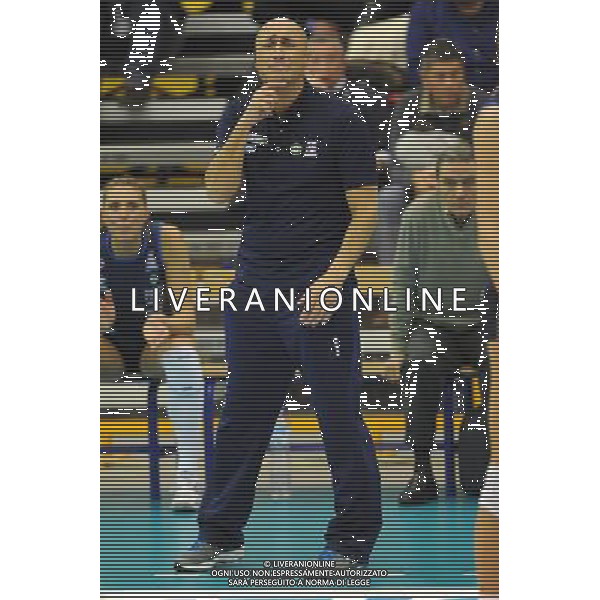 Campionato Pallavolo Serie A1 Femminile - 11Á giornata Castellanza (VA) - 29/12/2011 MC Carnaghi Villa Cortese - Yamamay Busto Arsizio nella foto: Marcello Abbondanza allenatore della MC Carnaghi Villa Cortese foto Roberto Garavaglia - ag. Aldo Liverani sas