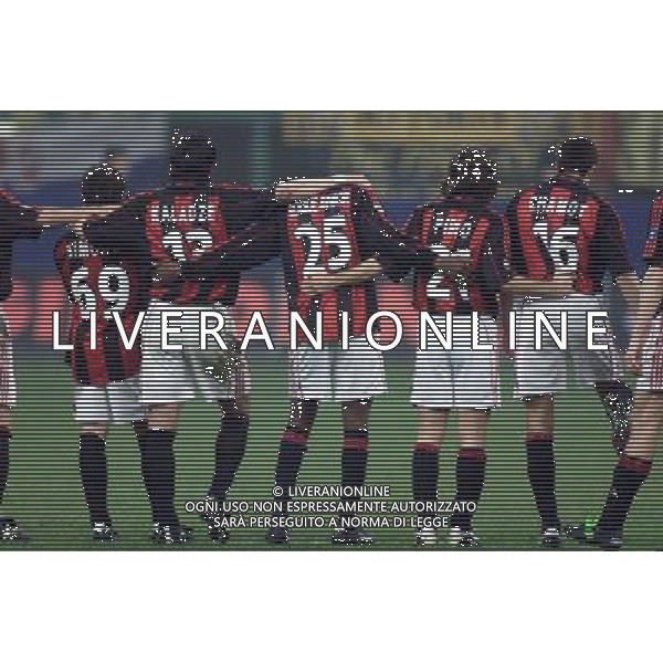 MILANO, 28-02-02 DFP/MARCO LUSSOSO MILAN - RODA (COPPA UEFA) NELLA FOTO: GIOCATORI MILAN AG ALDO LIVERANI S A S