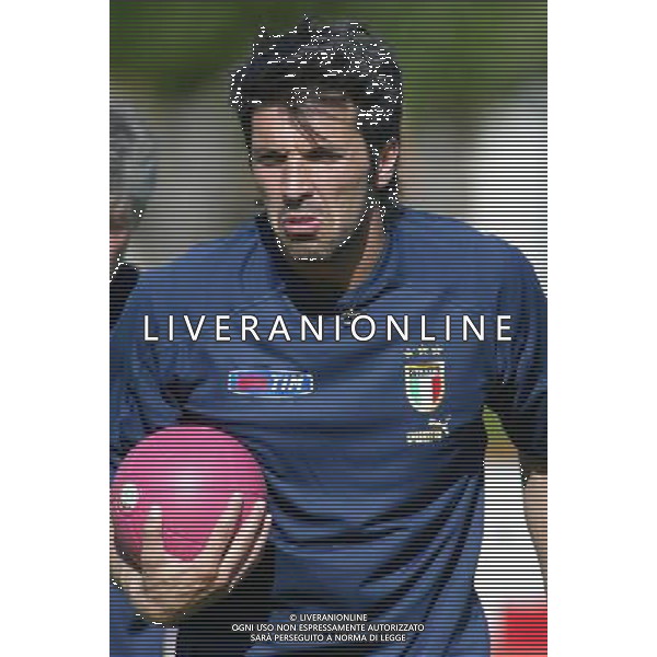 Coverciano (Fi) 25/05/2004 Raduno della Nazionale di Calcio in preparazione agli Europei. Nella foto: Buffon Gianluigi.* Ph Gianni Nucci/Aldo Liverani