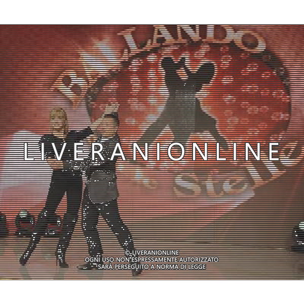 Roma - 04/01/2012 - Auditorium Rai - Presentazione della trasmissione TV \' Ballando con le stelle \' - nella foto: Milly Carlucci e Paolo Belli Œ© Fabrizio Corradetti - Ag. Aldo Liverani sas
