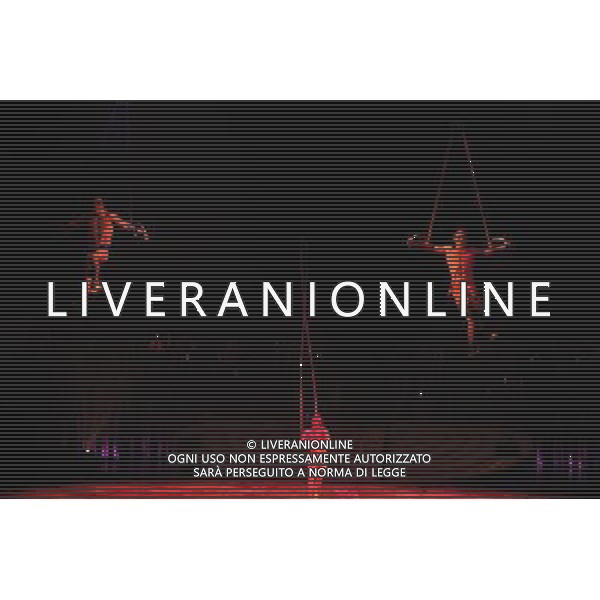 Cirque Du Soleil perform Totem at the Albert Hall. London 4th January 2011. ©photoshot/Agenzia Aldo Liverani Sas - ITALY ONLY - Artisti del Cirque Du Soleil durante le Prove dello spettacolo \'Totem\' al Royal Albert Hall di Londra, Inghilterra 4 gennaio 2012