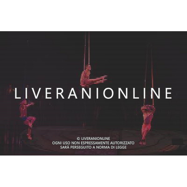 Cirque Du Soleil perform Totem at the Albert Hall. London 4th January 2011. ©photoshot/Agenzia Aldo Liverani Sas - ITALY ONLY - Artisti del Cirque Du Soleil durante le Prove dello spettacolo \'Totem\' al Royal Albert Hall di Londra, Inghilterra 4 gennaio 2012