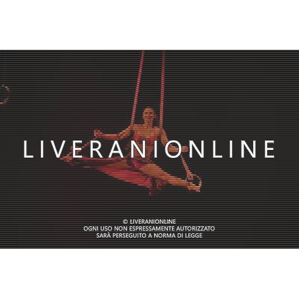 Cirque Du Soleil perform Totem at the Albert Hall. London 4th January 2011. ©photoshot/Agenzia Aldo Liverani Sas - ITALY ONLY - Artisti del Cirque Du Soleil durante le Prove dello spettacolo \'Totem\' al Royal Albert Hall di Londra, Inghilterra 4 gennaio 2012