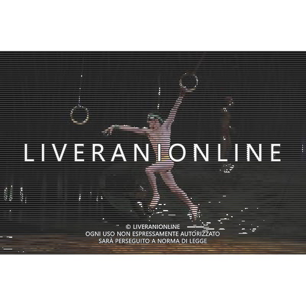 Cirque Du Soleil perform Totem at the Albert Hall. London 4th January 2011. ©photoshot/Agenzia Aldo Liverani Sas - ITALY ONLY - Artisti del Cirque Du Soleil durante le Prove dello spettacolo \'Totem\' al Royal Albert Hall di Londra, Inghilterra 4 gennaio 2012