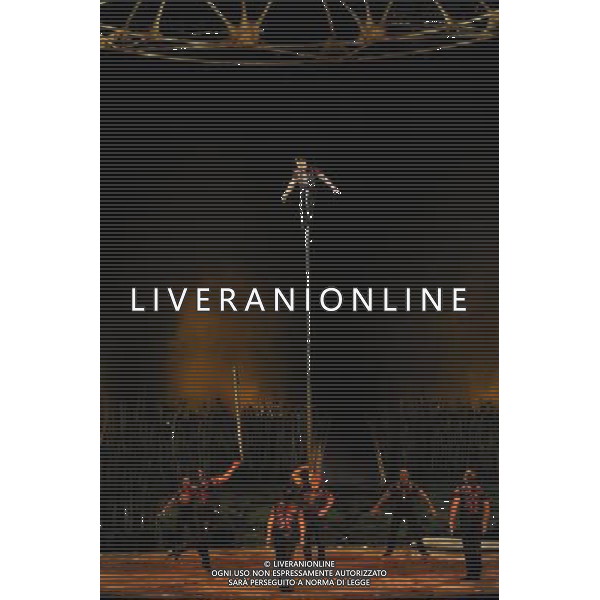 Cirque Du Soleil perform Totem at the Albert Hall. London 4th January 2011. ©photoshot/Agenzia Aldo Liverani Sas - ITALY ONLY - Artisti del Cirque Du Soleil durante le Prove dello spettacolo \'Totem\' al Royal Albert Hall di Londra, Inghilterra 4 gennaio 2012