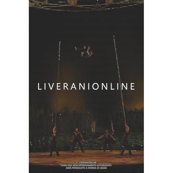 Cirque Du Soleil perform Totem at the Albert Hall. London 4th January 2011. ©photoshot/Agenzia Aldo Liverani Sas - ITALY ONLY - Artisti del Cirque Du Soleil durante le Prove dello spettacolo \'Totem\' al Royal Albert Hall di Londra, Inghilterra 4 gennaio 2012