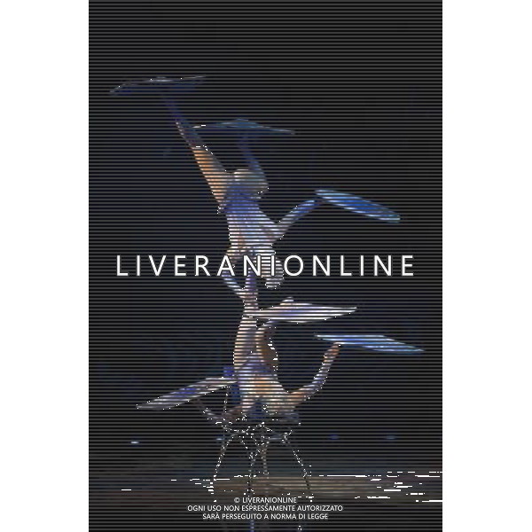 Artists from Cirque Du Soleil: Totem perform at Royal Albert Hall on January 4, 2012 in London, England. Picture Zenon Stefaniak ©photoshot/Agenzia Aldo Liverani Sas - ITALY ONLY - Artisti del Cirque Du Soleil durante le Prove dello spettacolo \'Totem\' al Royal Albert Hall di Londra, Inghilterra 4 gennaio 2012