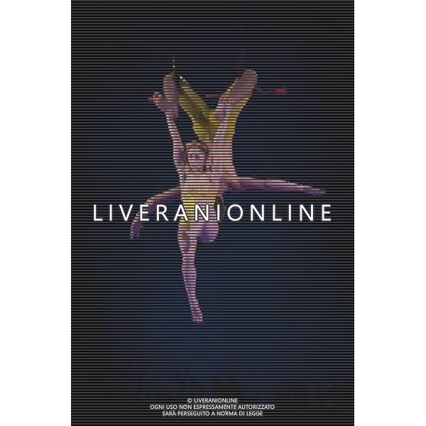 Artists from Cirque Du Soleil: Totem perform at Royal Albert Hall on January 4, 2012 in London, England. Picture Zenon Stefaniak ©photoshot/Agenzia Aldo Liverani Sas - ITALY ONLY - Artisti del Cirque Du Soleil durante le Prove dello spettacolo \'Totem\' al Royal Albert Hall di Londra, Inghilterra 4 gennaio 2012