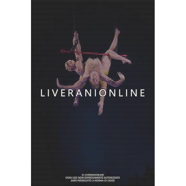 Artists from Cirque Du Soleil: Totem perform at Royal Albert Hall on January 4, 2012 in London, England. Picture Zenon Stefaniak ©photoshot/Agenzia Aldo Liverani Sas - ITALY ONLY - Artisti del Cirque Du Soleil durante le Prove dello spettacolo \'Totem\' al Royal Albert Hall di Londra, Inghilterra 4 gennaio 2012