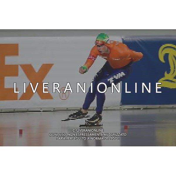 (120108) -- BUDAPEST, Jan. 8, 2012 -- Sven Kramer of Netherlands competes during the men\'s 5,000m race of the European All-Round Speed Skating Championships in Budapest, Hungary, Jan. 7, 2012. The Dutch speed skater won the 5,000m race with a time of 6 minutes 31.82 seconds. Attila Volgyi) ©photoshot/Agenzia Aldo Liverani Sas - ITALY ONLY - Campionati europei di pattinaggio di velocita\' a Budapest, Ungheria, 7 Gennaio 2012.