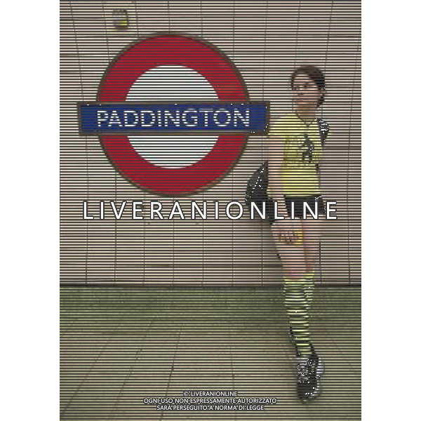 Passengers on the London Underground take part in the annual No Trousers Tube Ride, an event organised by the Stiff Upper Lip improv group ©photoshot/Agenzia Aldo Liverani Sas - ITALY ONLY - Alcuni passeggeri della metropolitana di Londra in mutande, nella giornata senza pantaloni, evento organizzato dal gruppo di improvvisazione Stiff Upper Lip 08/01/2012