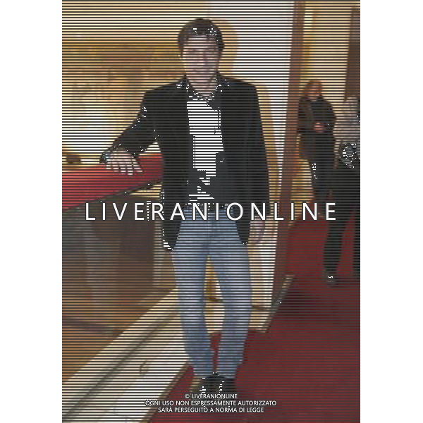 MILANO 09/01/2012 TEATRO MANZONI PRESENTAZIONE DELLO SPETTACOLO TEATRALE \' DUE DI NOI\' REGIA DI LEO MUSCATO CON EMILIO SOLFRIZZI E LUNETTA SAVINO NELLA FOTO EMILIO SOLFRIZZI PH.FIOCHI/AG ALDO LIVERANI SAS