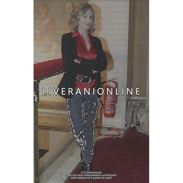 MILANO 09/01/2012 TEATRO MANZONI PRESENTAZIONE DELLO SPETTACOLO TEATRALE \' DUE DI NOI\' REGIA DI LEO MUSCATO CON EMILIO SOLFRIZZI E LUNETTA SAVINO NELLA FOTO LUNETTA SAVINO PH.FIOCHI/AG ALDO LIVERANI SAS