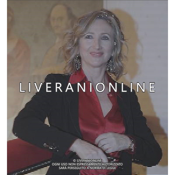 MILANO 09/01/2012 TEATRO MANZONI PRESENTAZIONE DELLO SPETTACOLO TEATRALE \' DUE DI NOI\' REGIA DI LEO MUSCATO CON EMILIO SOLFRIZZI E LUNETTA SAVINO NELLA FOTO LUNETTA SAVINO PH.FIOCHI/AG ALDO LIVERANI SAS