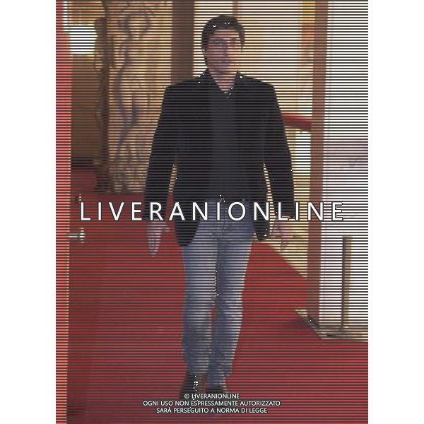 MILANO 09/01/2012 TEATRO MANZONI PRESENTAZIONE DELLO SPETTACOLO TEATRALE \' DUE DI NOI\' REGIA DI LEO MUSCATO CON EMILIO SOLFRIZZI E LUNETTA SAVINO NELLA FOTO PH.FIOCHI/AG ALDO LIVERANI SAS