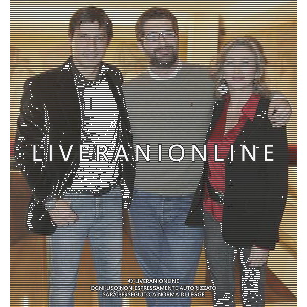 MILANO 09/01/2012 TEATRO MANZONI PRESENTAZIONE DELLO SPETTACOLO TEATRALE \' DUE DI NOI\' REGIA DI LEO MUSCATO CON EMILIO SOLFRIZZI E LUNETTA SAVINO NELLA FOTO EMILIO SOLFRIZZI E LUNETTA SAVINO LEO MUSCATO PH.FIOCHI/AG ALDO LIVERANI SAS