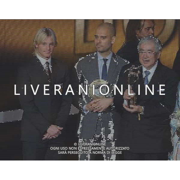 FIFA Ballon dâ€™Or 2011 Zurigo (Svizzera) - 09.01.2012 Nella Foto:simone farina sul palco con guardiola /Ph.Vitez-Ag. Aldo Liverani