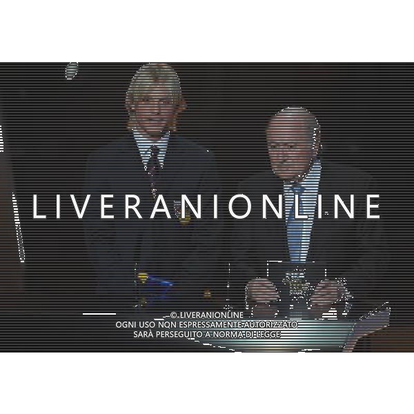 FIFA Ballon dâ€™Or 2011 Zurigo (Svizzera) - 09.01.2012 Nella Foto:simone farina premiato da blatter /Ph.Vitez-Ag. Aldo Liverani