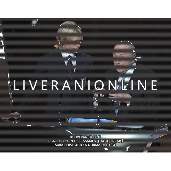 FIFA Ballon dâ€™Or 2011 Zurigo (Svizzera) - 09.01.2012 Nella Foto:simone farina premiato da blatter /Ph.Vitez-Ag. Aldo Liverani