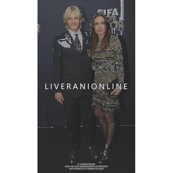 FIFA Ballon dâ€™Or 2011 Zurigo (Svizzera) - 09.01.2012 Nella Foto:Simone Farina con la moglie /Ph.Vitez-Ag. Aldo Liverani